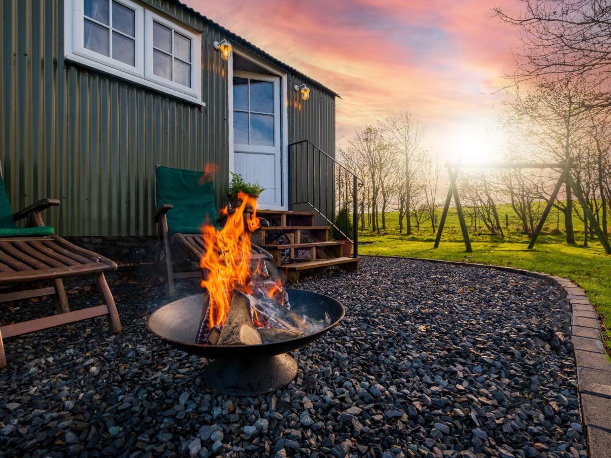 The Pleasant Hut At Mountpleasant Farm Villa Ulverston Buitenkant foto
